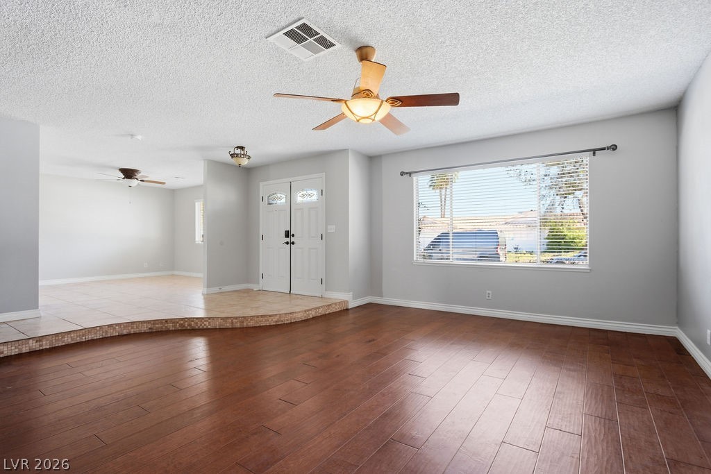 4561 Paseo El Rio Drive