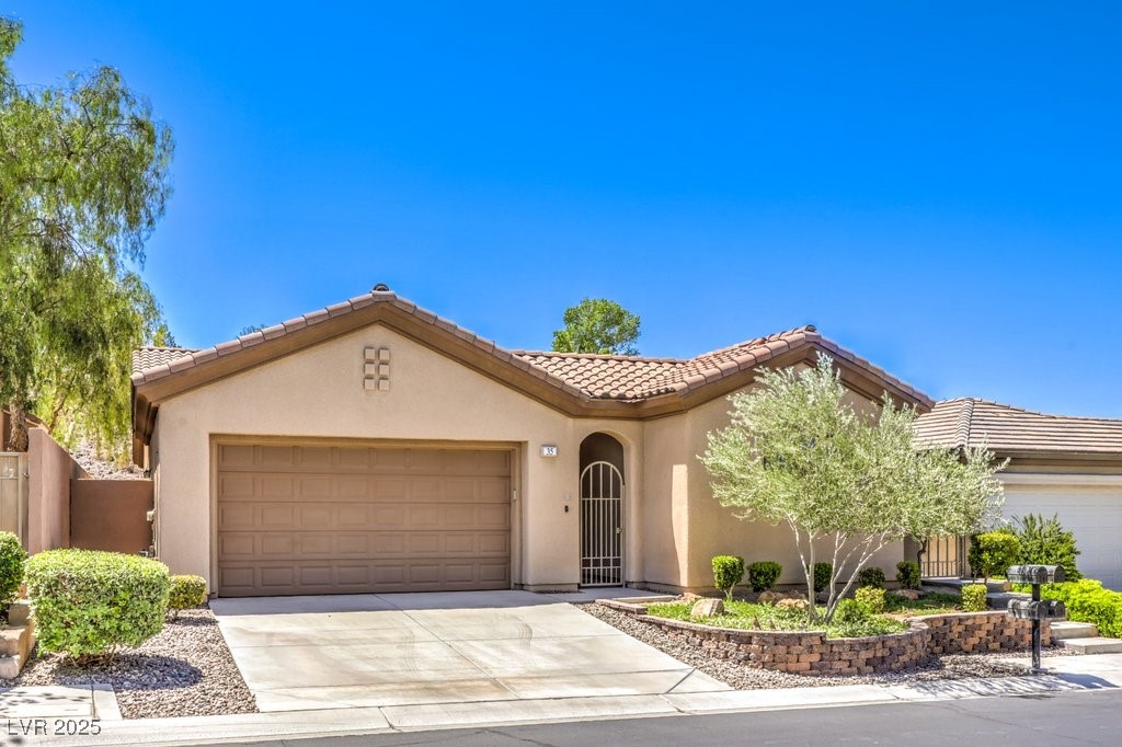 35 Glade Water Drive, Henderson, Nevada image 3
