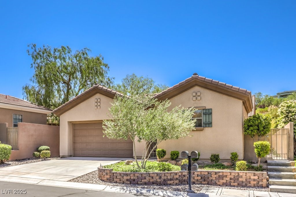 35 Glade Water Drive, Henderson, Nevada image 2