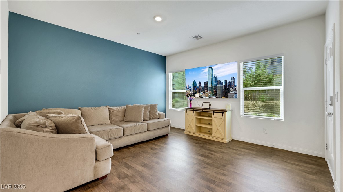 531 Clearsable Avenue