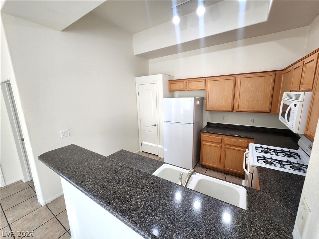 2305 W Horizon Ridge Parkway 2321