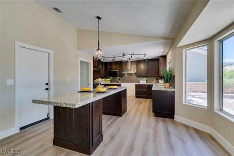9800 Rosamond Drive Las Vegas NV 89134