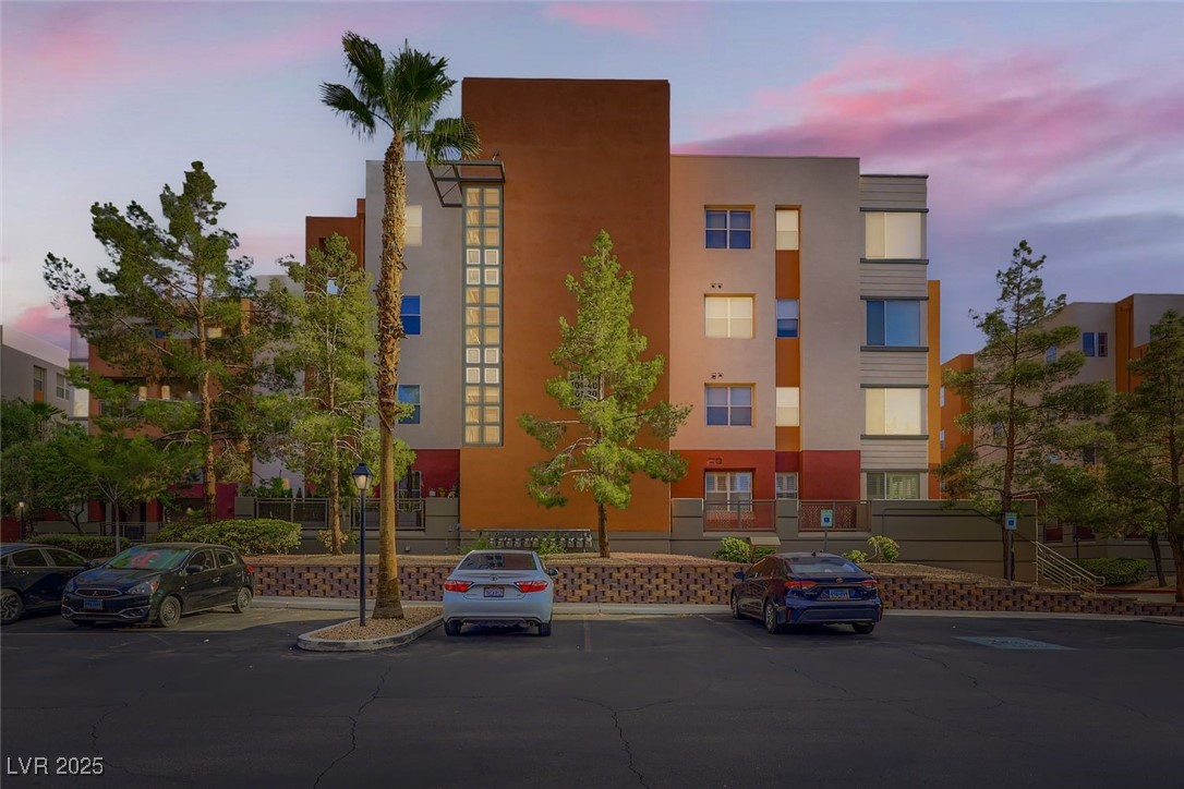 39 E Agate Avenue 208