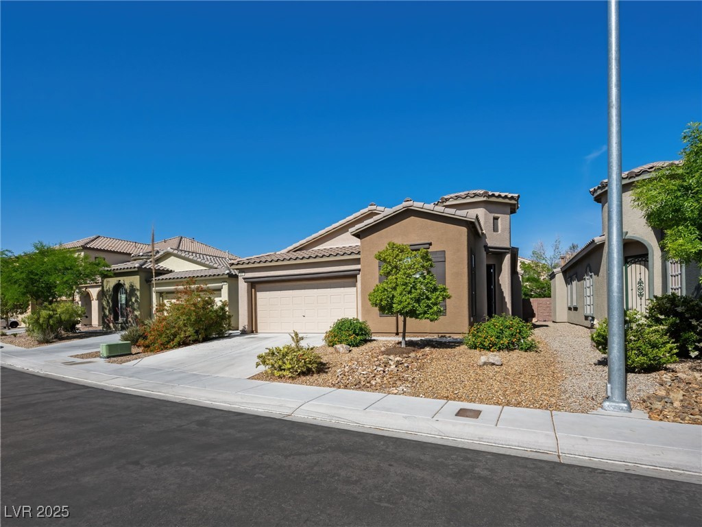 5521 Moss Landing Street