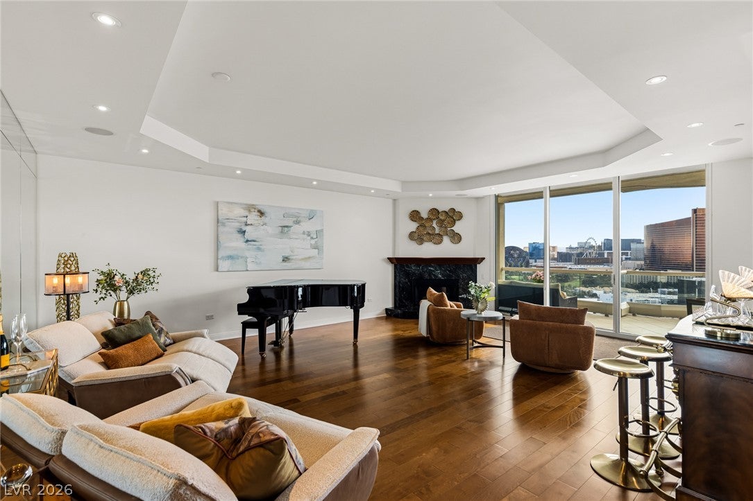 2877 Paradise Road 2802