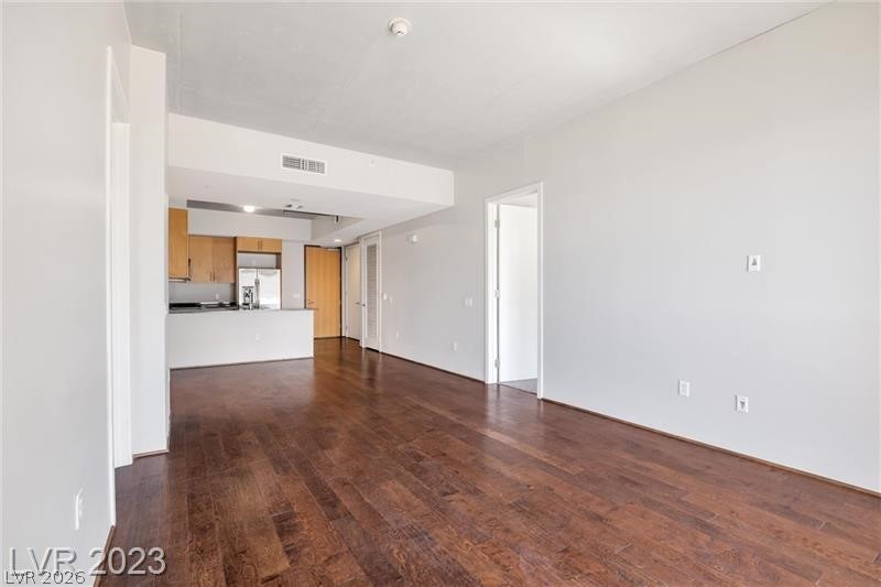 353 E Bonneville Avenue 375