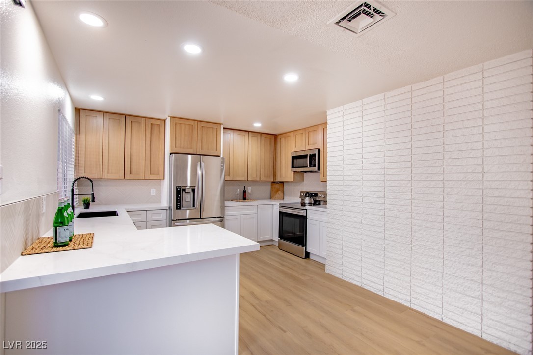 275 Pecos Way
