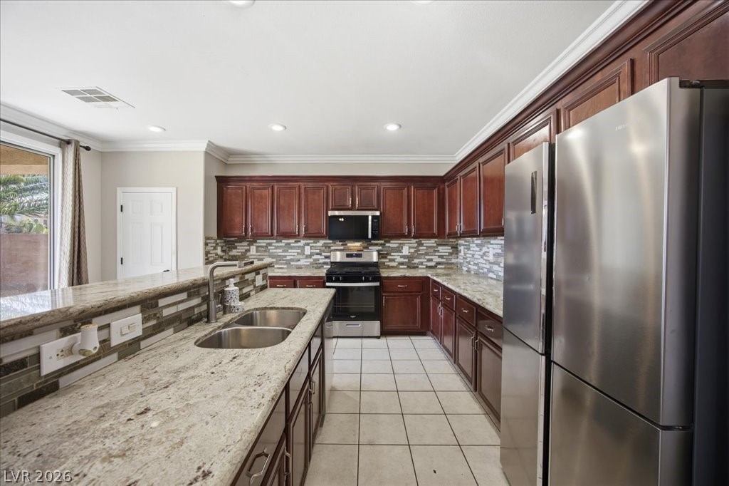 6112 Silken Saddle Street