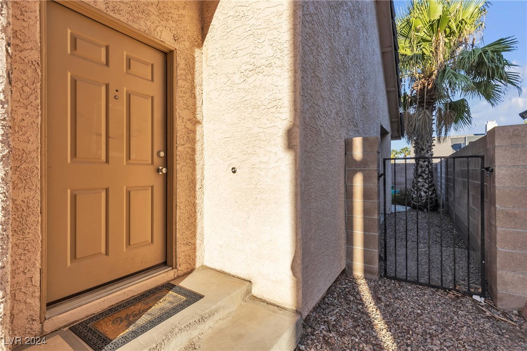 3058 Kennewick Drive, Las Vegas, Nevada image 2