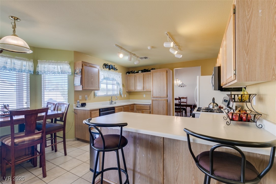 916 Carey Grove Avenue