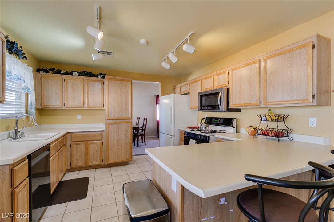 916 Carey Grove Avenue