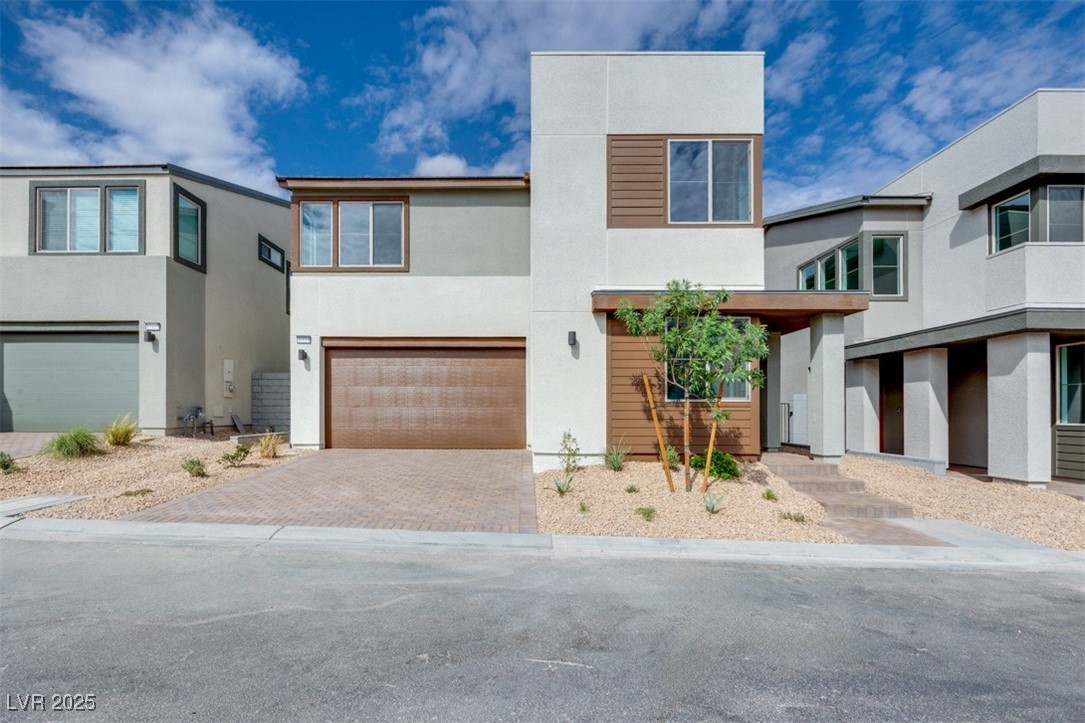 10119 Canyon Pine Street