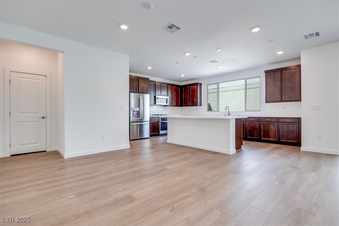 10119 Canyon Pine Street