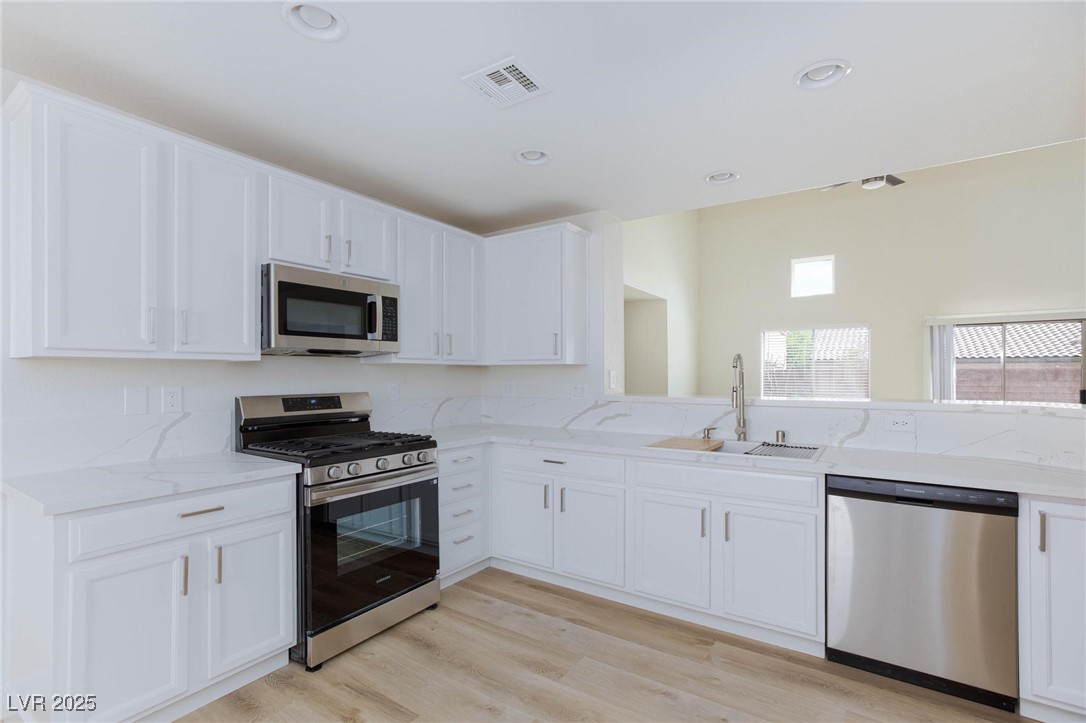 1021 Gary Carmena Avenue, North Las Vegas, Nevada image 5