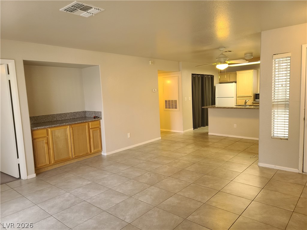 3125 N Buffalo Drive 1081