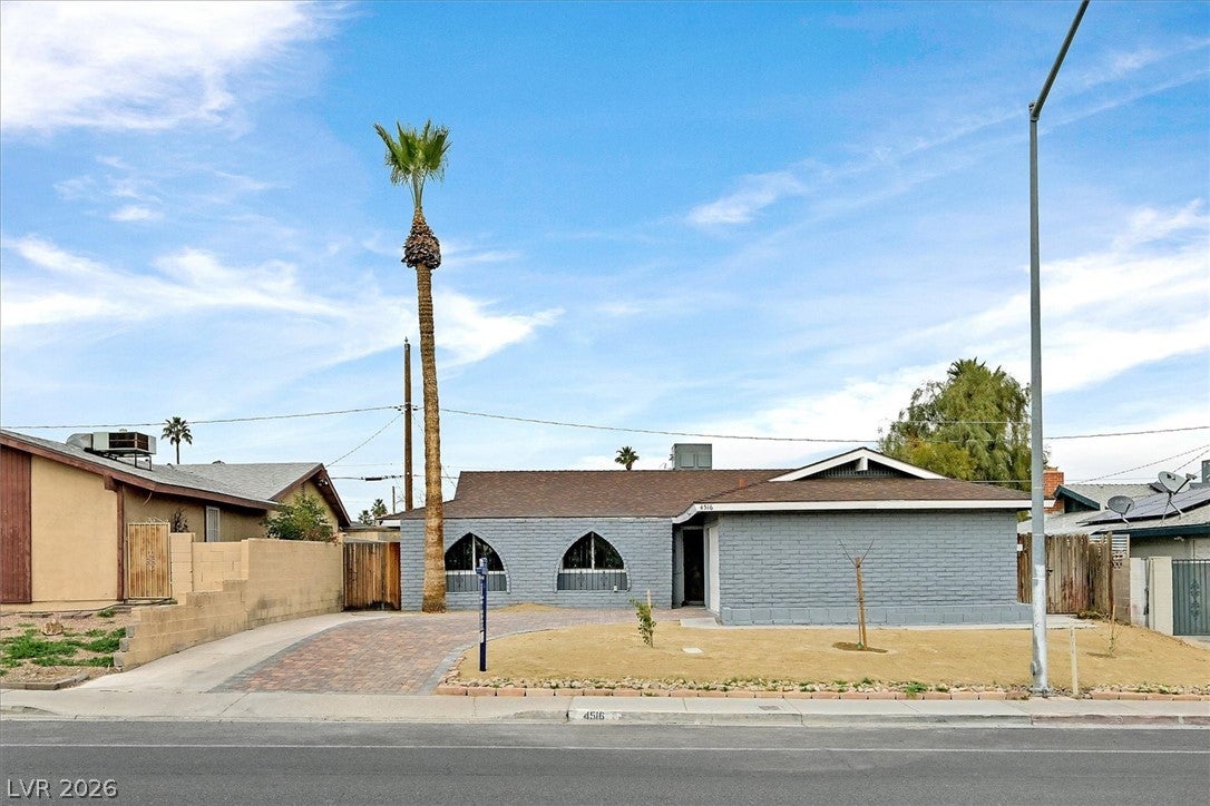 4516 E Flamingo Road