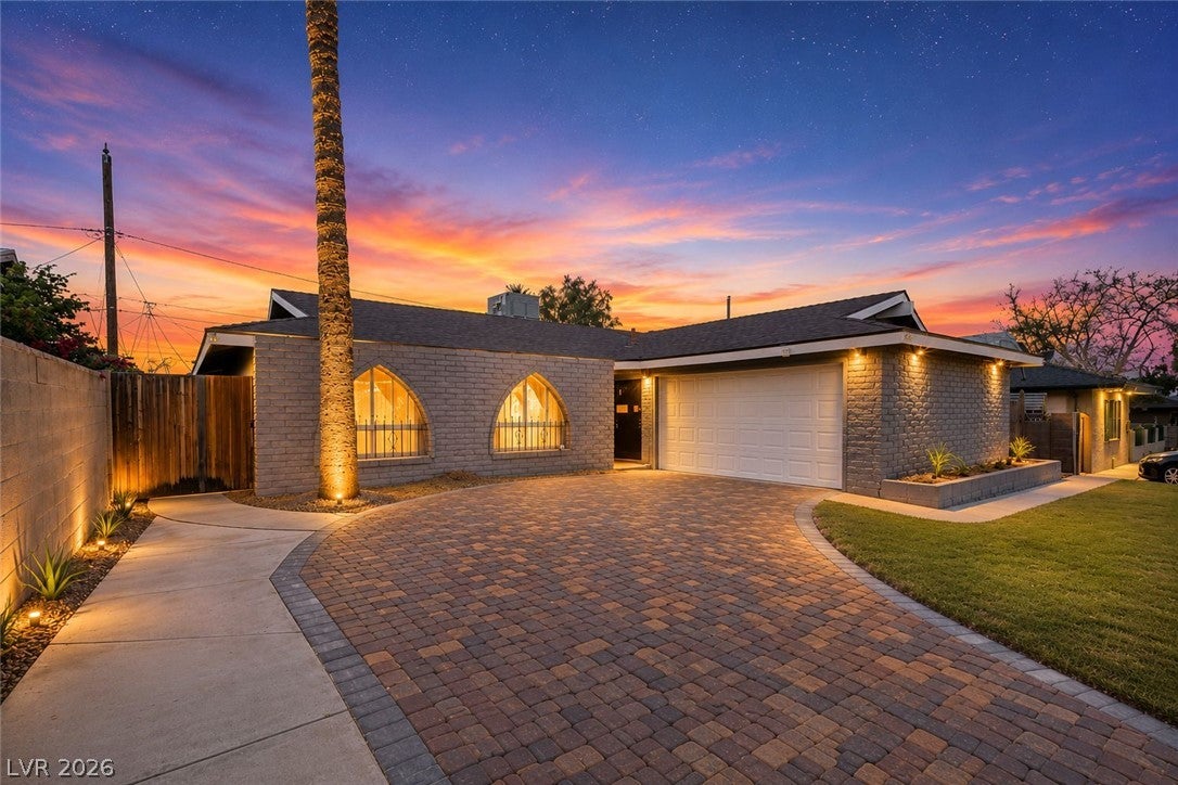 4516 E Flamingo Road