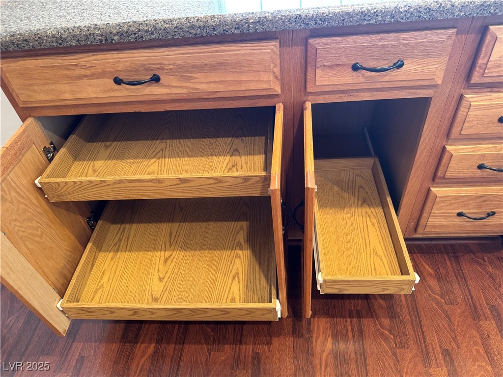 Henderson, Nevada 89012, United States, 2 Bedrooms Bedrooms, ,2 BathroomsBathrooms,Residential,Active,179695