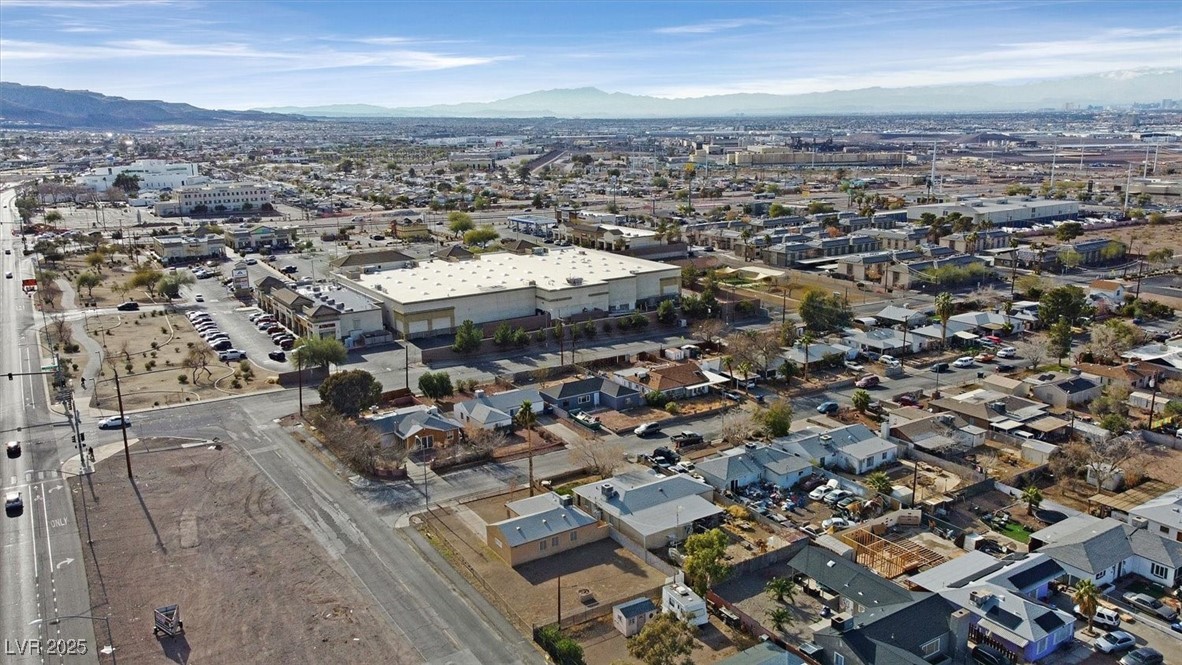 Henderson, Nevada 89015, United States, 3 Bedrooms Bedrooms, ,1 BathroomBathrooms,Residential,Pending,3108