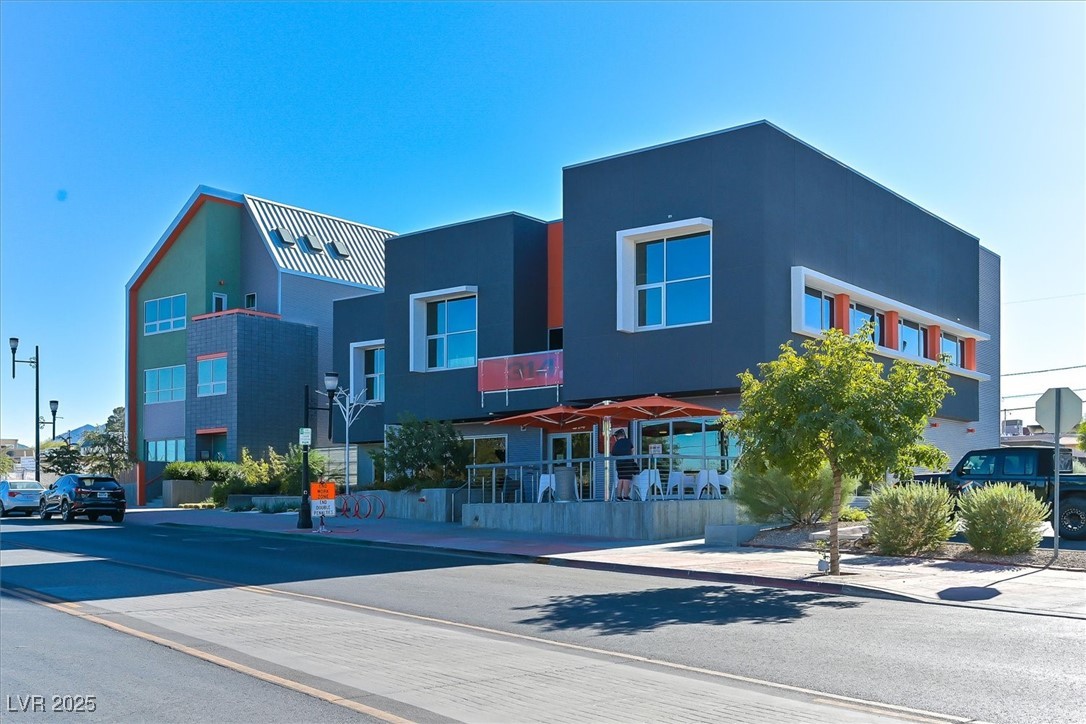 Henderson, Nevada 89015, United States, 3 Bedrooms Bedrooms, ,1 BathroomBathrooms,Residential,Pending,3108