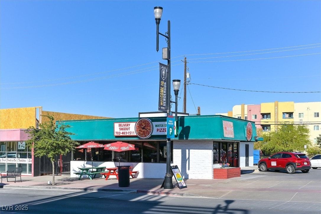 Henderson, Nevada 89015, United States, 3 Bedrooms Bedrooms, ,1 BathroomBathrooms,Residential,Pending,3108