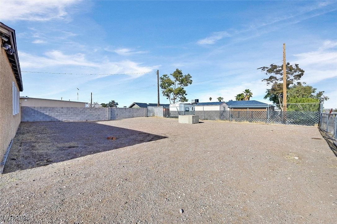 Henderson, Nevada 89015, United States, 3 Bedrooms Bedrooms, ,1 BathroomBathrooms,Residential,Pending,3108