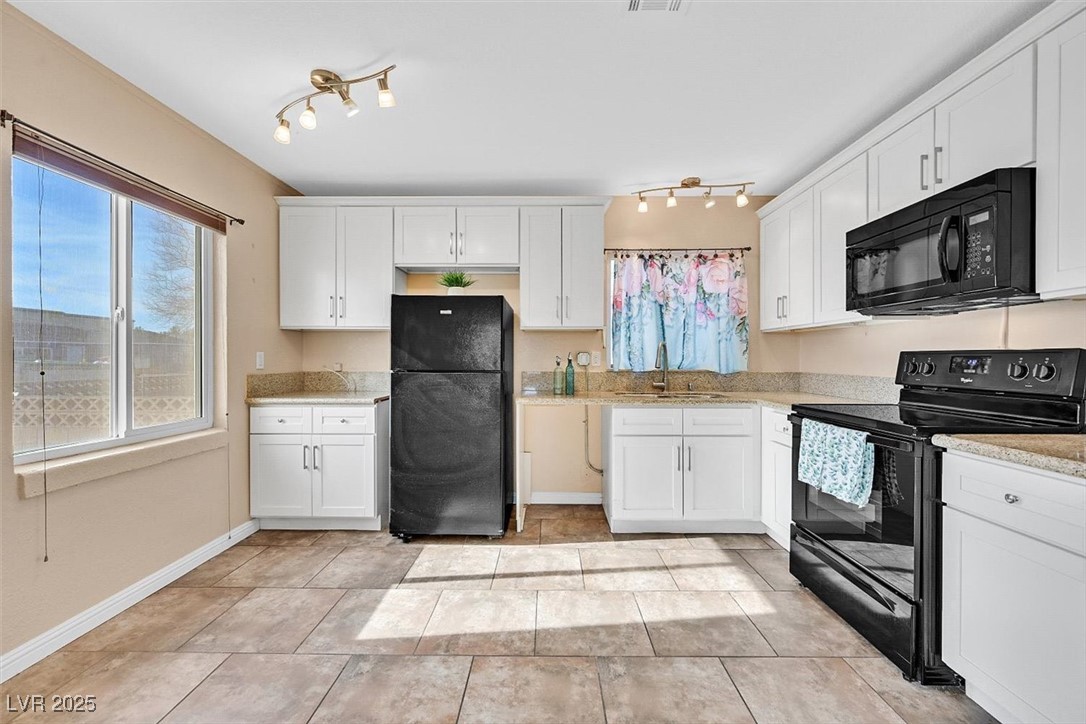 Henderson, Nevada 89015, United States, 3 Bedrooms Bedrooms, ,1 BathroomBathrooms,Residential,Pending,3108