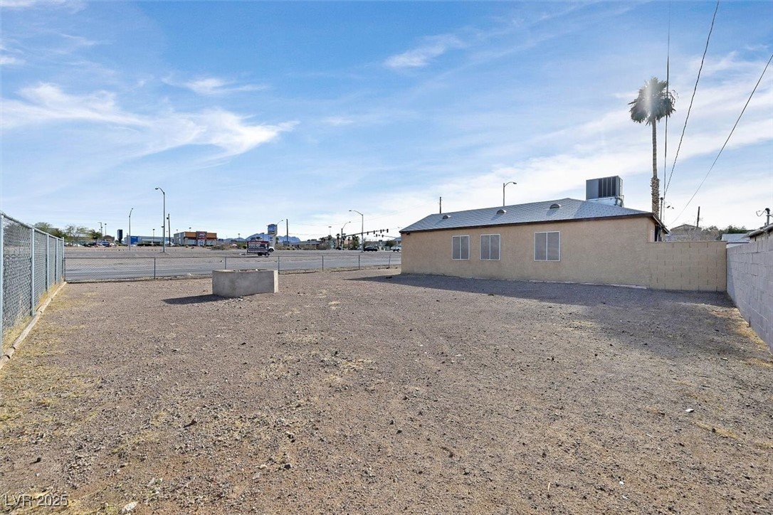 Henderson, Nevada 89015, United States, 3 Bedrooms Bedrooms, ,1 BathroomBathrooms,Residential,Pending,3108