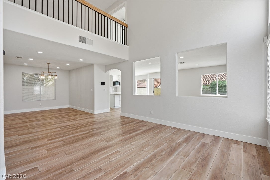 1620 Western Lily Street