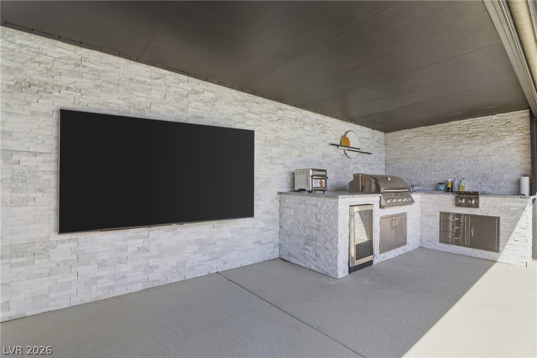 6880 Equinox Cliff Street