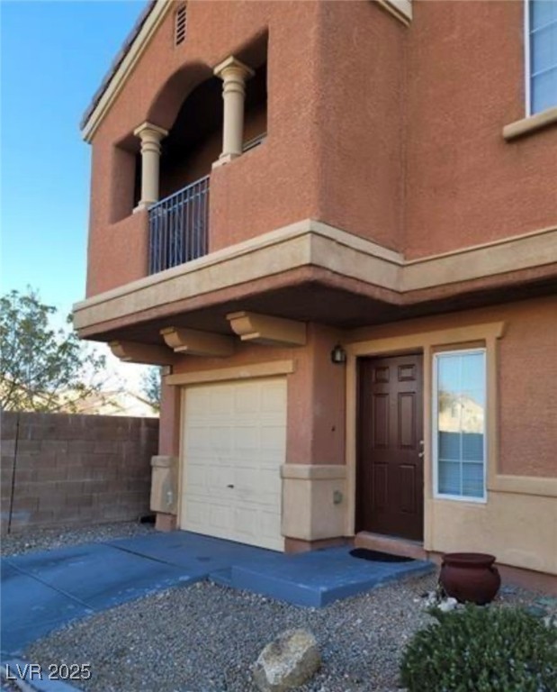 9402 Crimson Sky Street