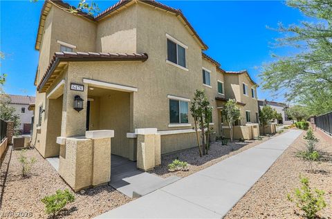 Townhouse For Rent - 6478 Silver Estates Street<br/> Clark County, North Las Vegas, NV 89086
