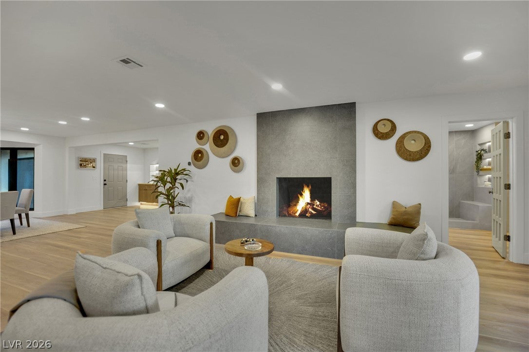 Properties 2 1244 Park Circle