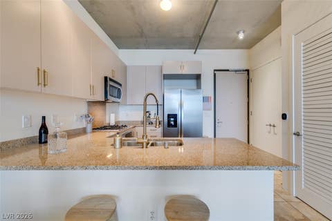 Tiny photo for 353 Bonneville Avenue #343, Las Vegas, NV 89101 (MLS # 2789796)