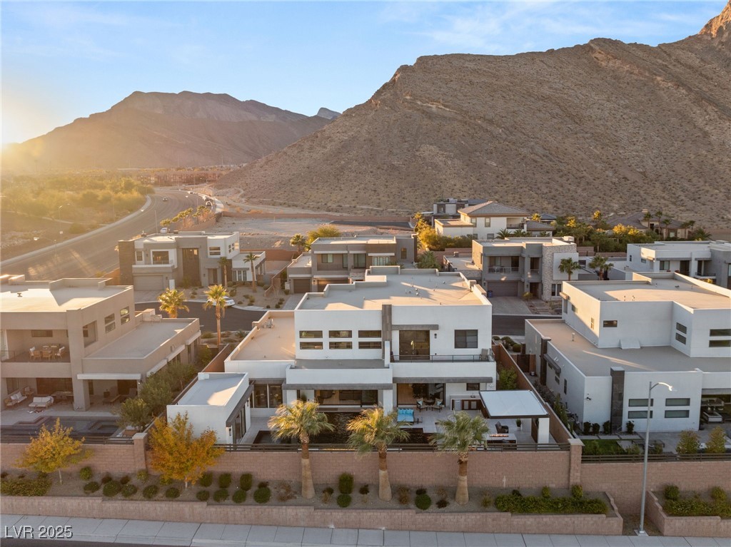 Las Vegas, Nevada 89129, United States, 4 Bedrooms Bedrooms, ,3 BathroomsBathrooms,Residential,Active,112956