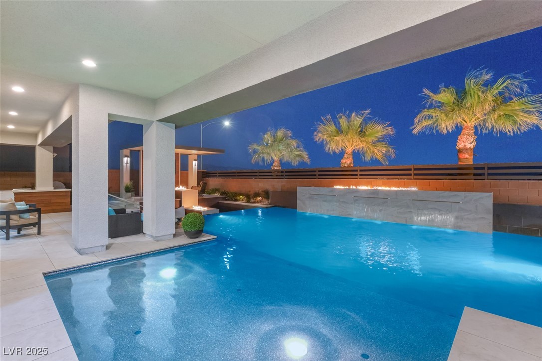 Las Vegas, Nevada 89129, United States, 4 Bedrooms Bedrooms, ,3 BathroomsBathrooms,Residential,Active,112956