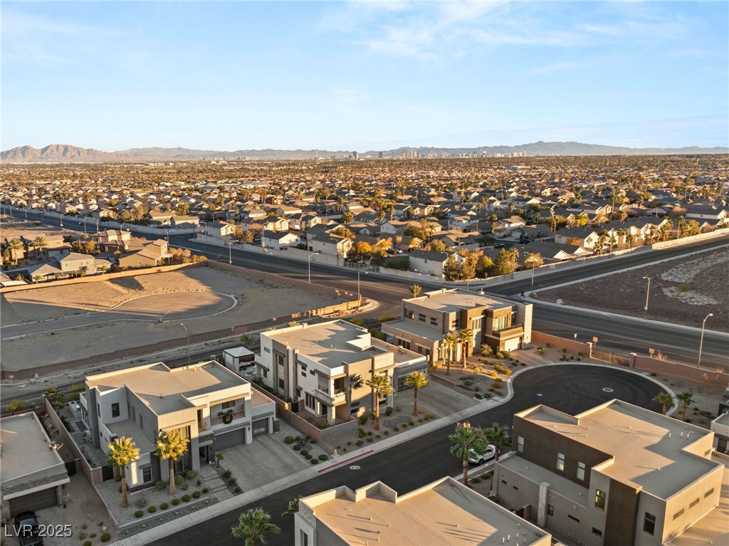 Las Vegas, Nevada 89129, United States, 4 Bedrooms Bedrooms, ,3 BathroomsBathrooms,Residential,Active,112956