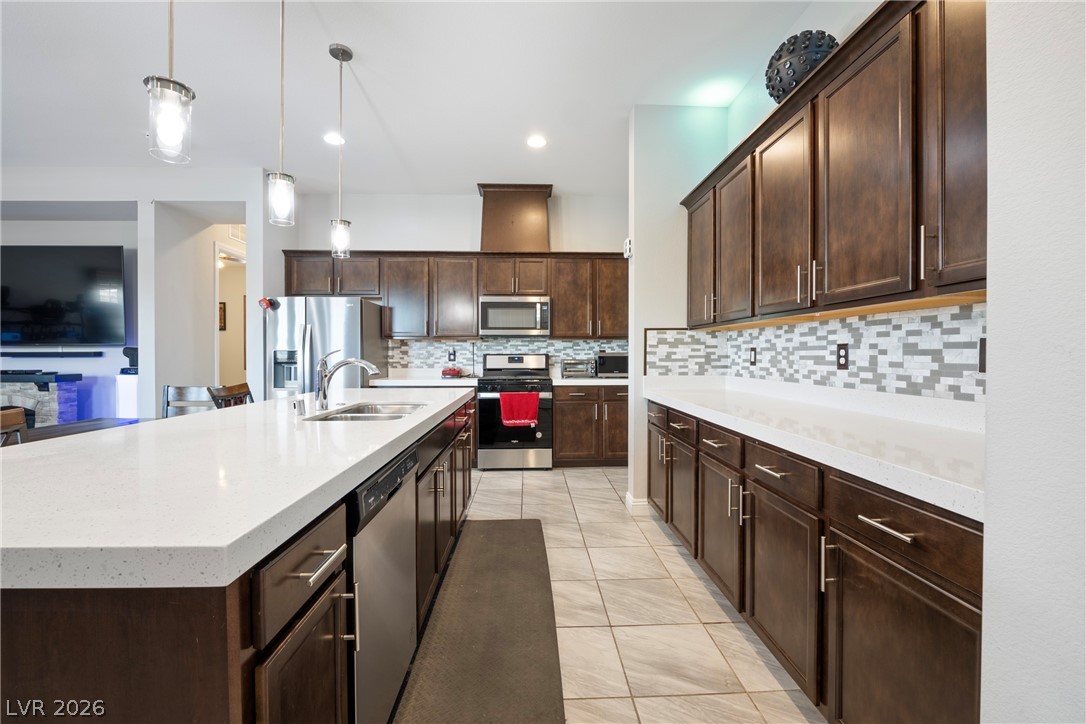 1941 W Pondering Avenue