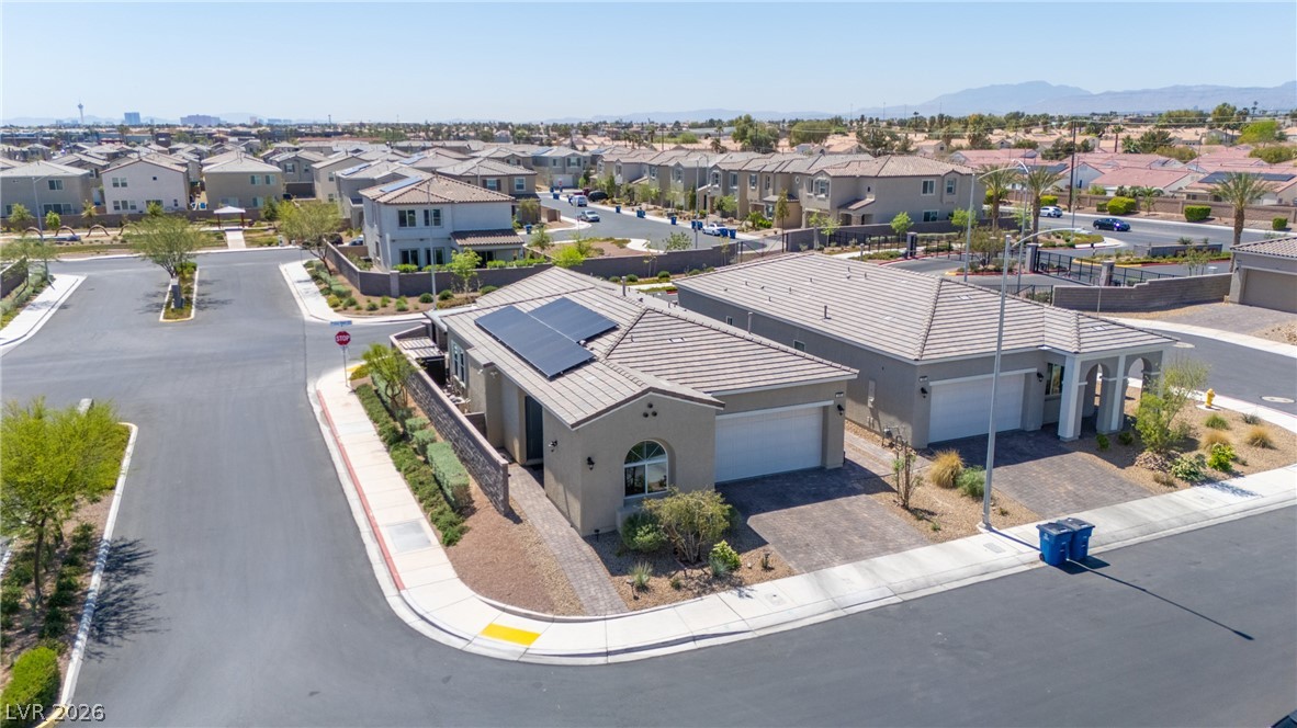 1941 W Pondering Avenue