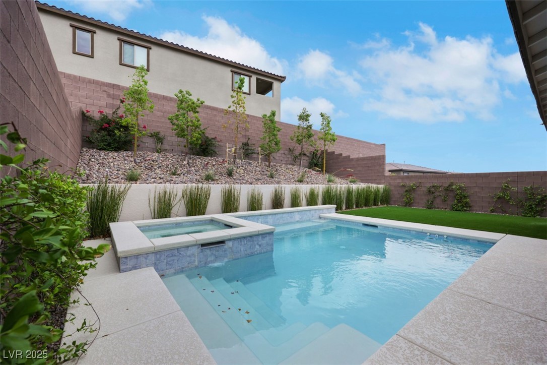 Las Vegas, Nevada 89138, United States, 5 Bedrooms Bedrooms, ,3 BathroomsBathrooms,Residential,Active,164371