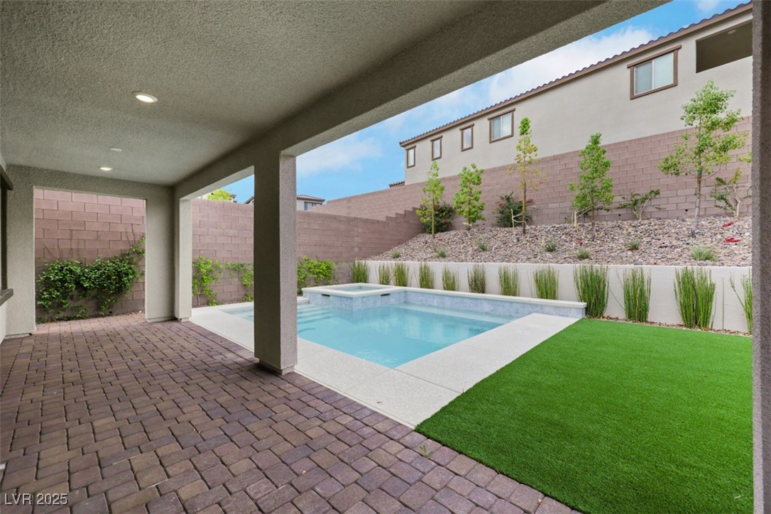 Las Vegas, Nevada 89138, United States, 5 Bedrooms Bedrooms, ,3 BathroomsBathrooms,Residential,Active,164371