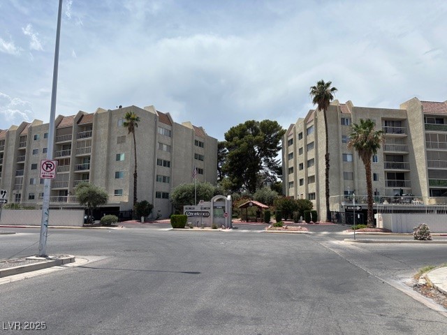 Properties 1 750 S Royal Crest Circle 325