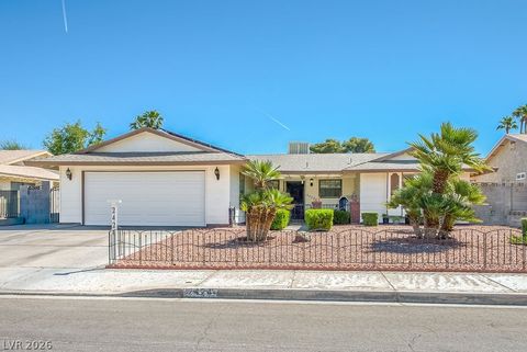 Photo of 2424 La Luna Drive, Henderson, NV 89014 (MLS # 2771612)