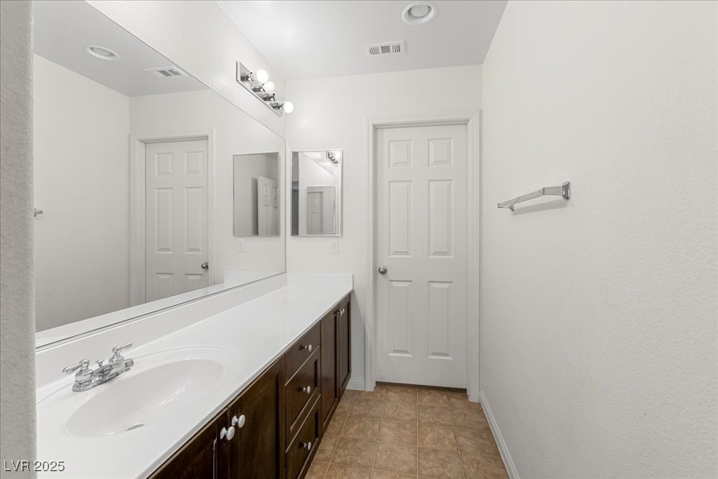 Las Vegas, Nevada 89148, United States, 4 Bedrooms Bedrooms, ,3 BathroomsBathrooms,Residential,Pending,172884