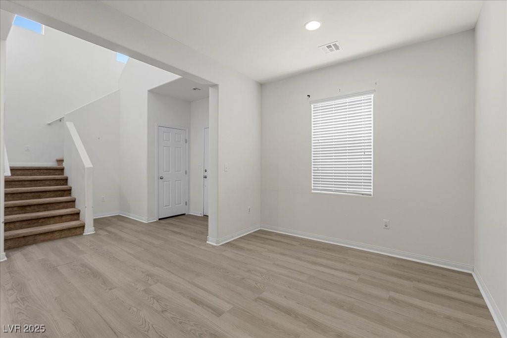 Las Vegas, Nevada 89148, United States, 4 Bedrooms Bedrooms, ,3 BathroomsBathrooms,Residential,Pending,172884