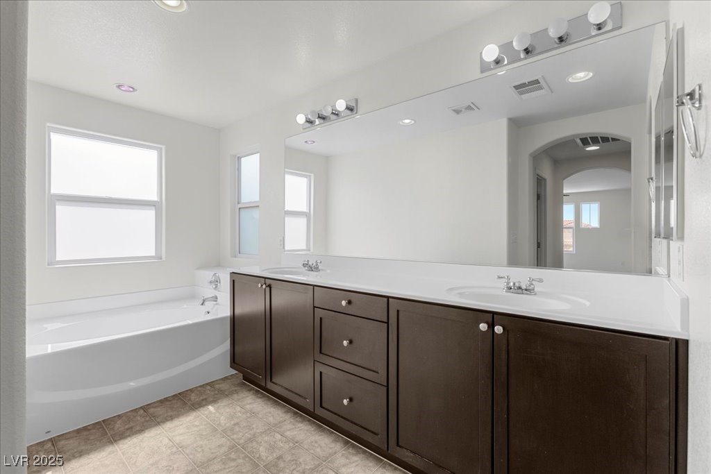 Las Vegas, Nevada 89148, United States, 4 Bedrooms Bedrooms, ,3 BathroomsBathrooms,Residential,Pending,172884