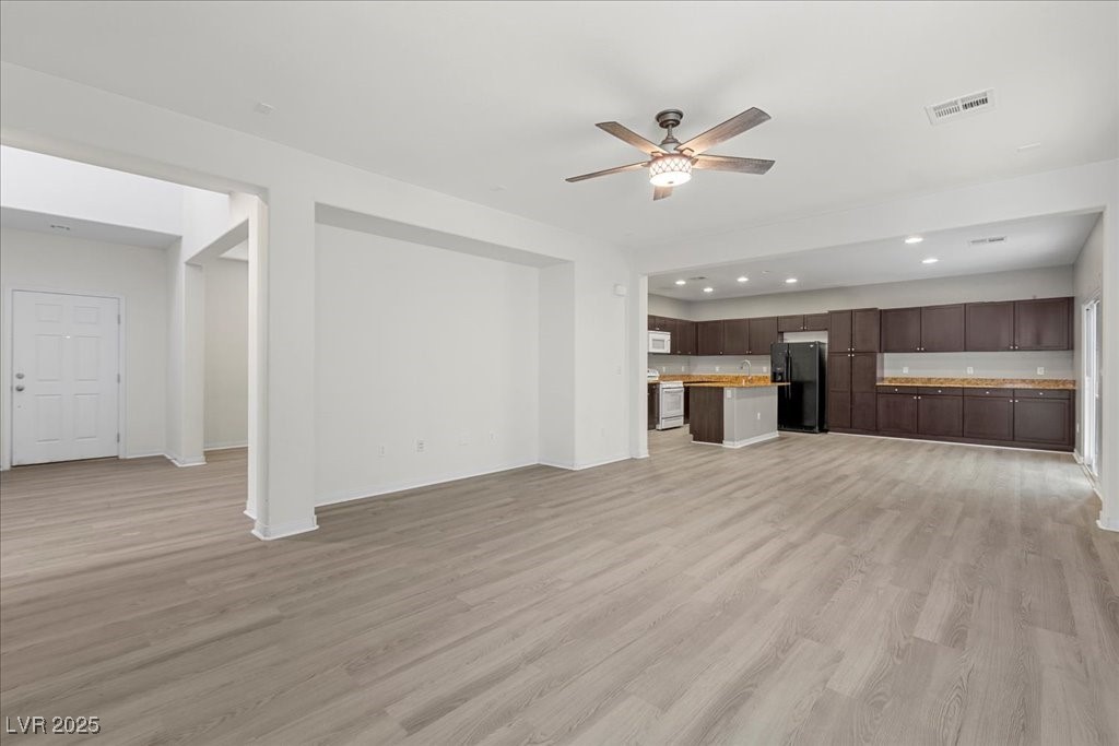 Las Vegas, Nevada 89148, United States, 4 Bedrooms Bedrooms, ,3 BathroomsBathrooms,Residential,Pending,172884