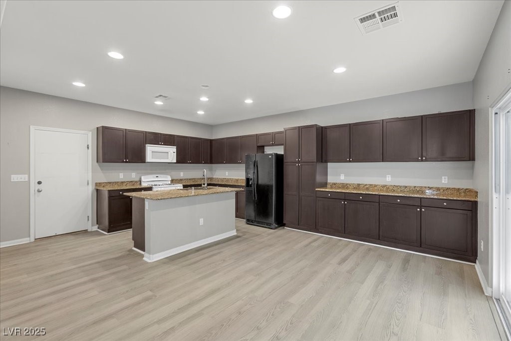 Las Vegas, Nevada 89148, United States, 4 Bedrooms Bedrooms, ,3 BathroomsBathrooms,Residential,Pending,172884