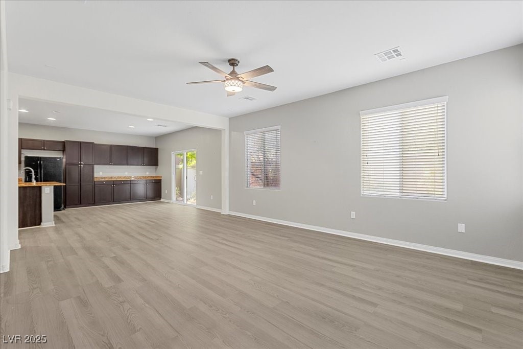 Las Vegas, Nevada 89148, United States, 4 Bedrooms Bedrooms, ,3 BathroomsBathrooms,Residential,Pending,172884