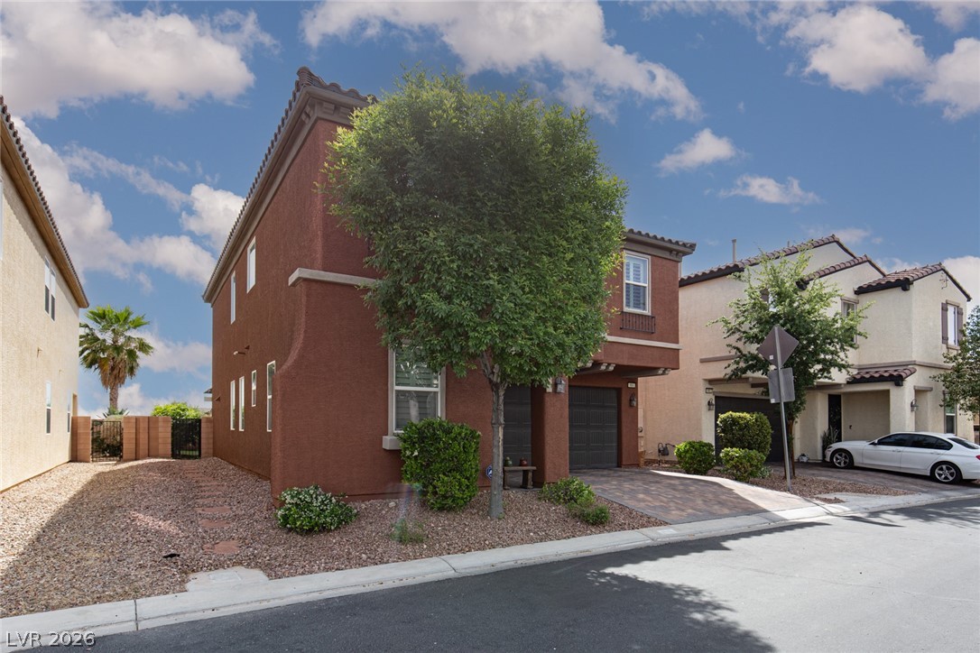 984 Pretty Fire Street